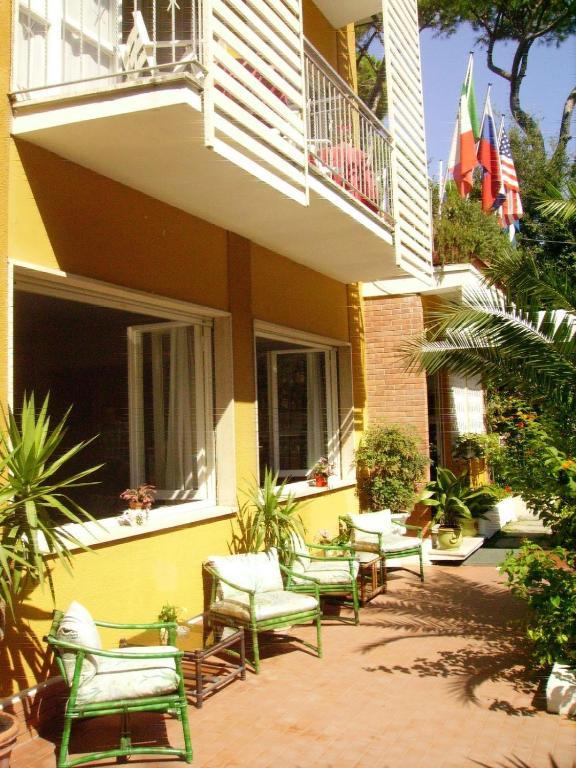 פורטה דיי מארמי Hotel Villa Rona מראה חיצוני תמונה