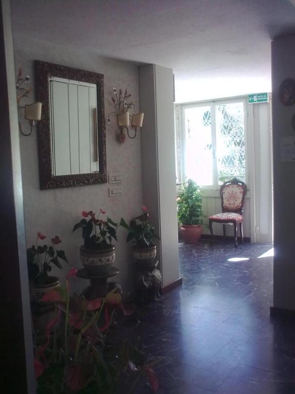 פורטה דיי מארמי Hotel Villa Rona מראה חיצוני תמונה